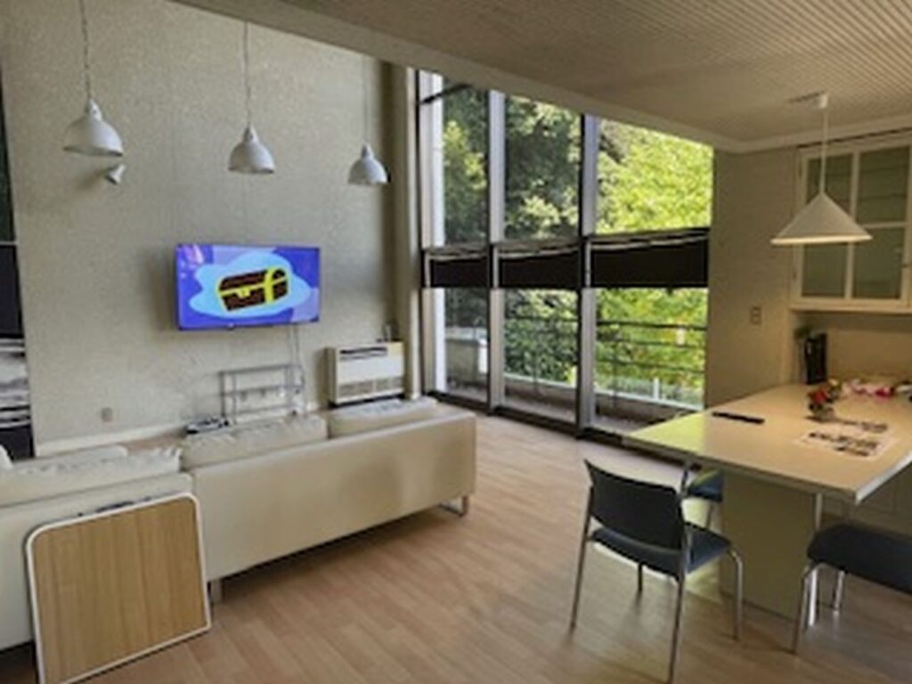 吹抜のあるモダンなリビング19.2帖