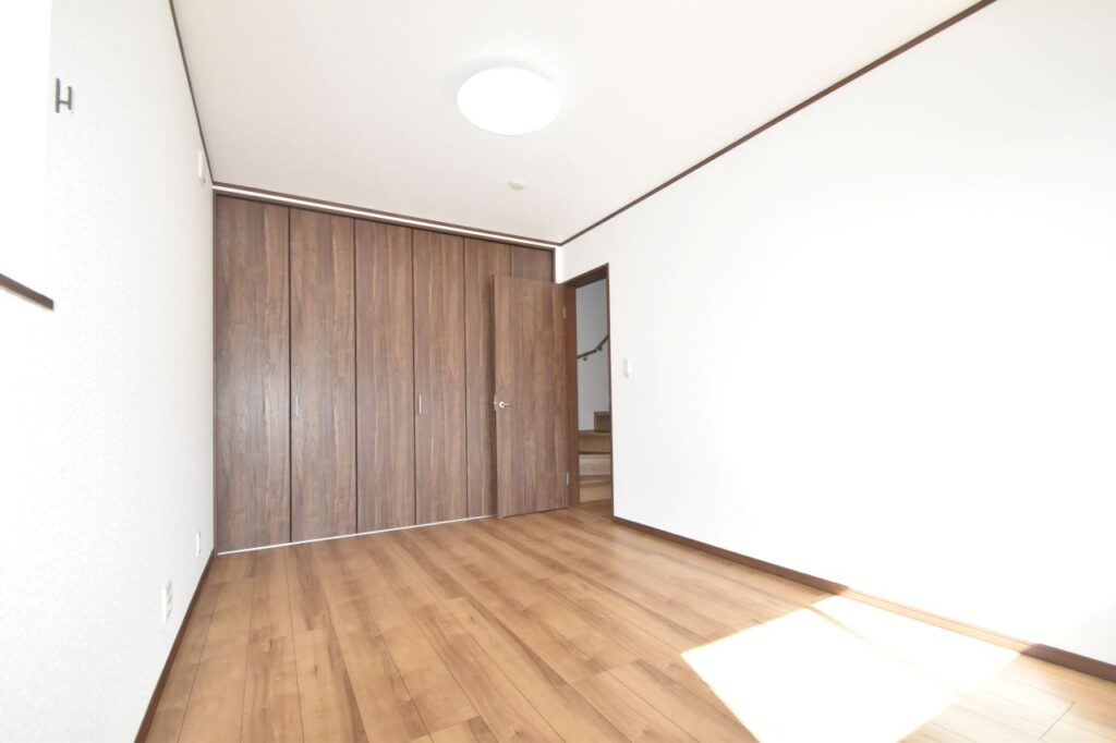 ★2階洋室7.13帖➁（収納）