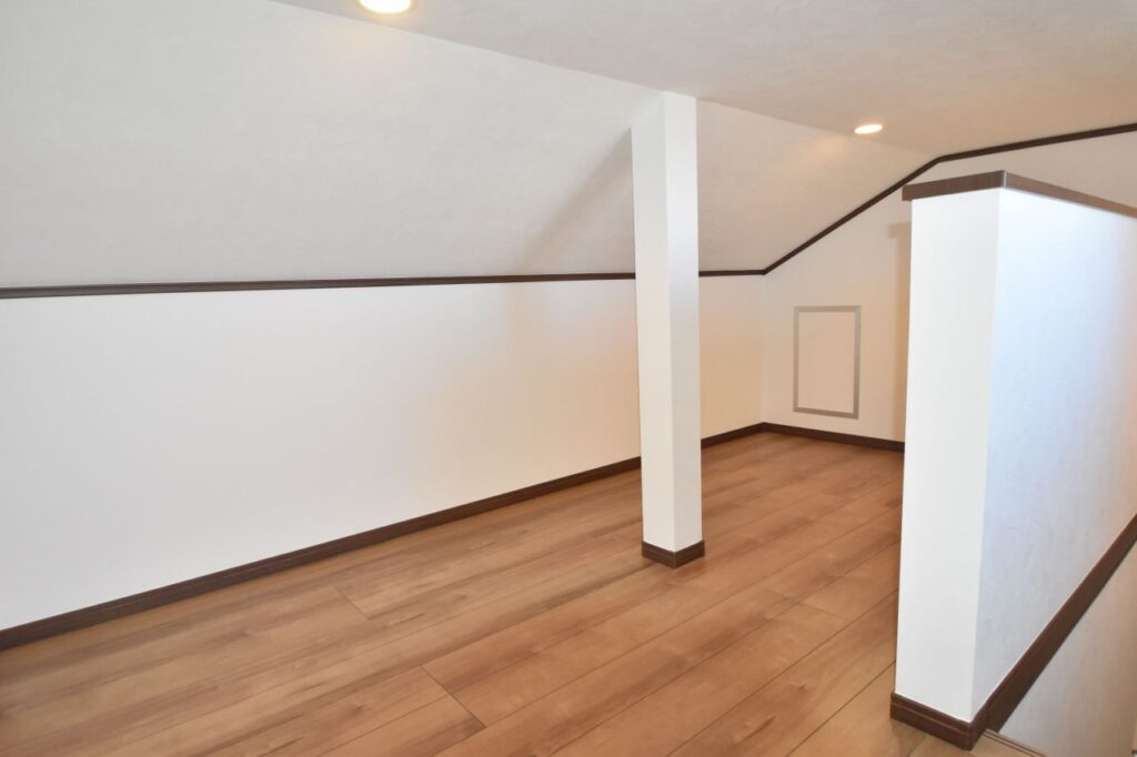 ★屋根裏収納①